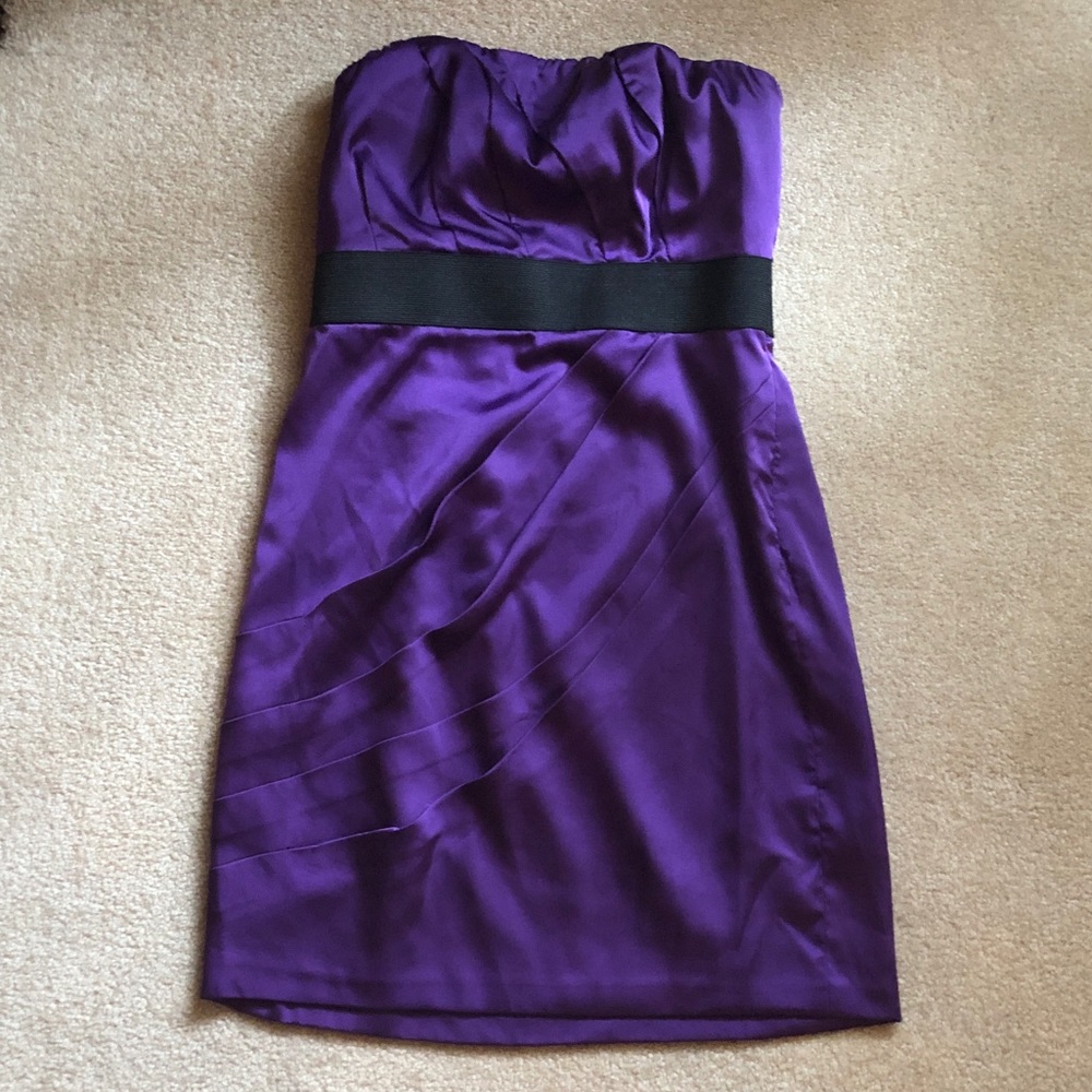 Purple strapless express dress